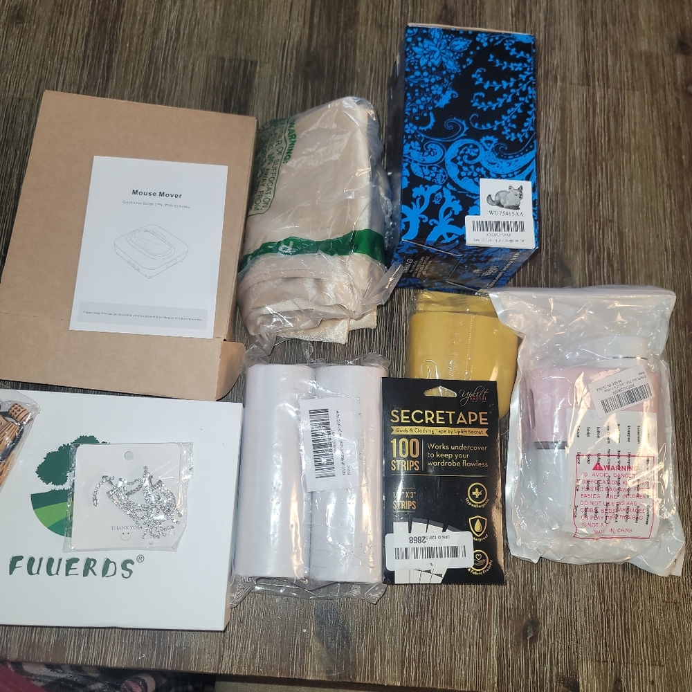 AMAZON 4+lb Mystery Box Open Box Assorted Items (Home, Decor, Beauty, etc.)